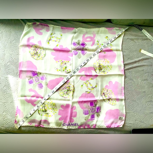 LOVELY AUTHENTIC CHANEL SCARF 💖💖 - Picture 8 of 8